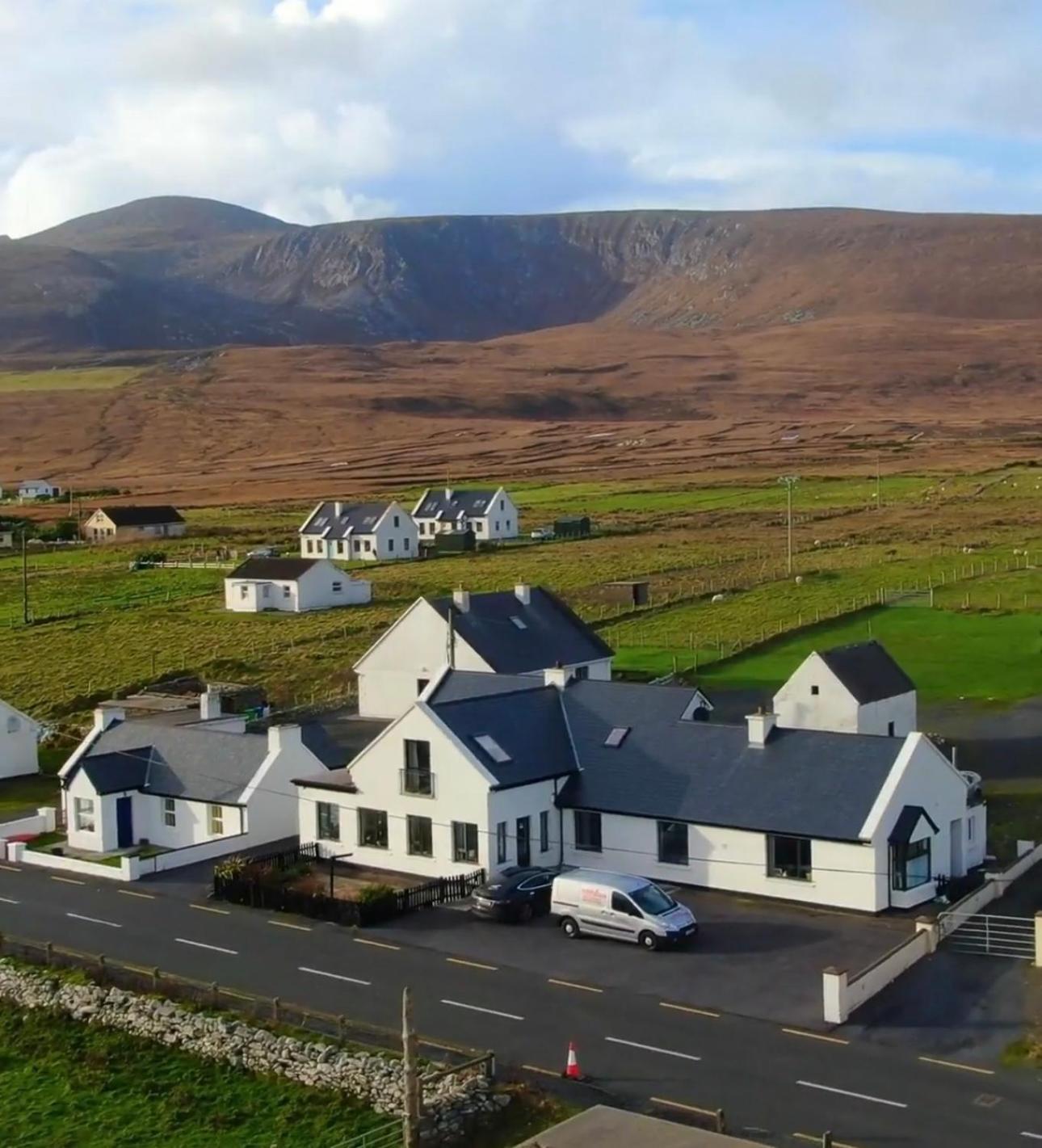 Teach Cruachan Large-Group Holiday Home Dooagh Eksteriør billede
